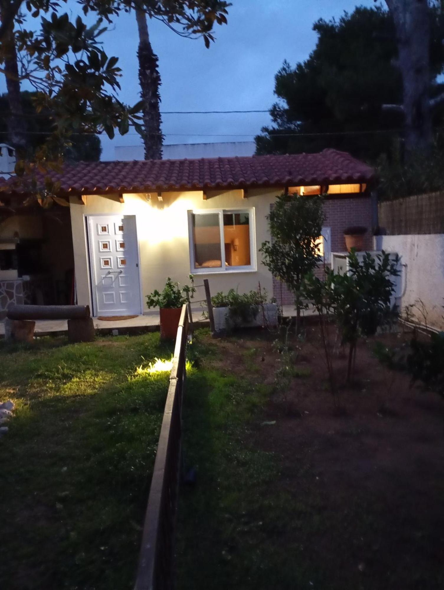Anna'S Apartment And Studio Artemida  Exterior photo